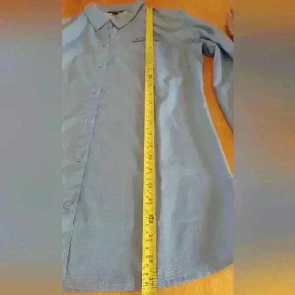 Eddie Bauer  Women's Medium UV Protection Lightweight and Breathable Blouse - Picture 10 of 12